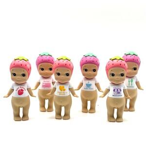 Set of 6 New Unbranded Collectible Mini Figures, Strawberry Seoul Costumes
